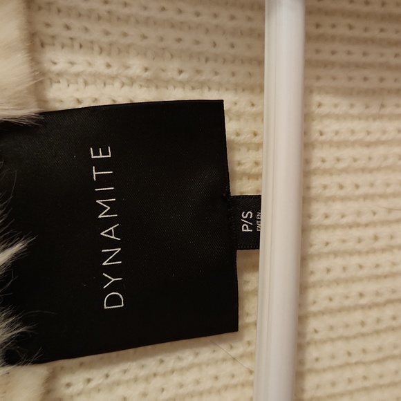 White faux fur vest - Picture 6 of 8